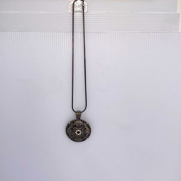 Silver Tone Art Decor Pendant - Picture 2 of 7